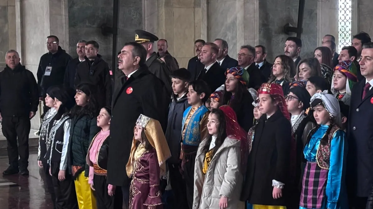 Milli Eğitim Bakanı Yusuf Tekin 81 ilden çocuklarla Anıtkabir'de