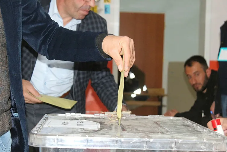 Türkiye sandık başında! 57 milyon seçmen tercihini yapıyor