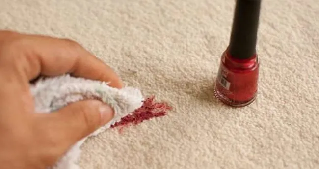 Halıya dökülen oje lekesi başınızı ağrıtmasın!