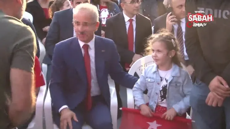 Bakan Uraloğlu ile Kacır, Tarabya Sahili'nden 100 geminin geçişini izledi