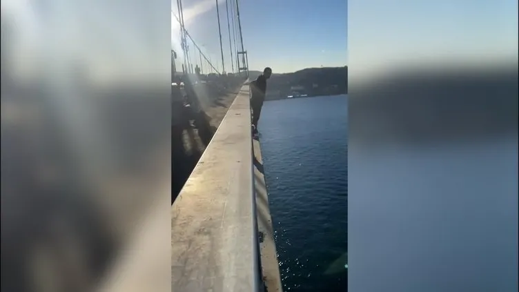 Şehitler köprüsünde sirenler çalarken bir kişi intihar etti! O anlar bir vatandaşın telefon kamerasına yansıdı