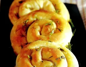 Pazılı Ispanaklı Gül Böreği