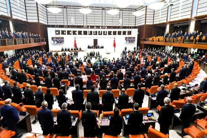son-dakika-terorsuz-turkiyede-yol-haritasi-belli-oldu-tum-illegal-yapilar-kendini-feshetmeli-1755059292142.jpg