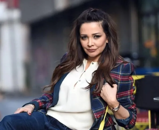 Avrupa Yakası’nın sarışın afetiydi! Evrim Akın’ın yeni saç imajını takipçilerini hayal kırıklığına uğrattı! Tam bir fiyasko