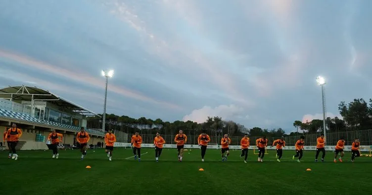 Galatasaray, Antalya kampında ilk çalışmasını yaptı