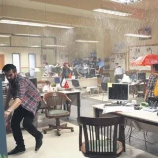 Karakolu birbirine kattı