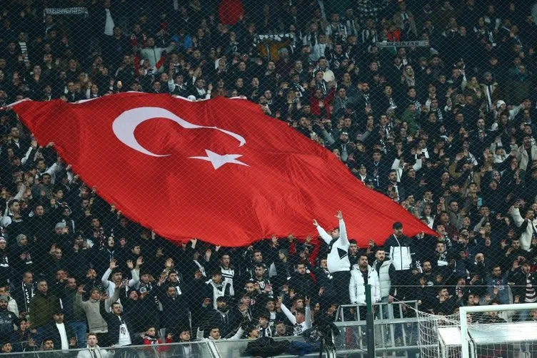 Son dakika Beşiktaş haberi: Erman Toroğlu’dan bomba sözler! Gedson’un pozisyonu penaltı mı? Tartışmalara sebep oldu...