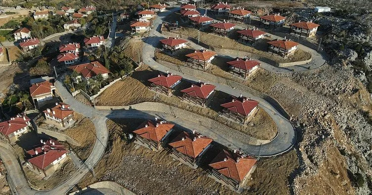 TOKİ, Antalya’daki orman yangını sonrası yeni bir köy inşa etti