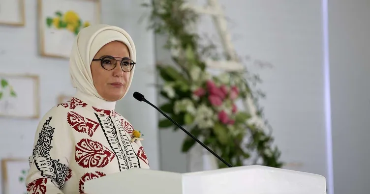 Emine Erdoğan’dan Türk bilim insanlarının Antarktika’da mikroplastik tespitine ilişkin paylaşım