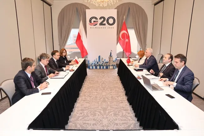 ticaret-bakani-omer-bolat-polonyali-mevkidasi-ile-gorustu-1790884626309.jpg