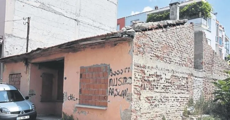 Metruk ev yüzünden sokağa çıkamıyorlar Egeli Sabah Haberleri