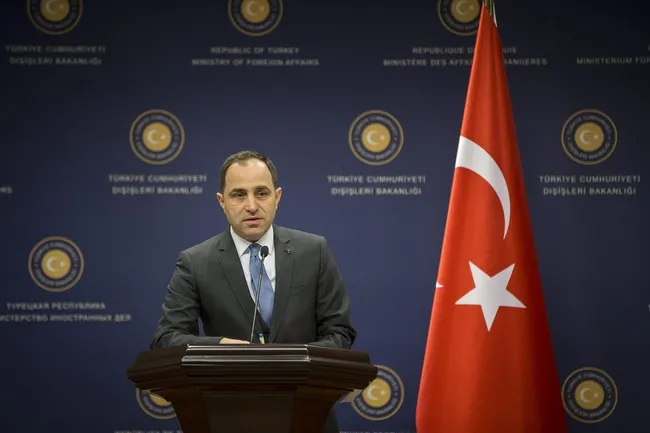 son-dakika-disislerinden-yunan-provokasyonuna-yanit-1651158919614.jpg Son dakika: Dışişleri Sözcüsü Bilgiç'ten Yunanistan’ın Ege’deki hava sahası ihlallerine yanıt