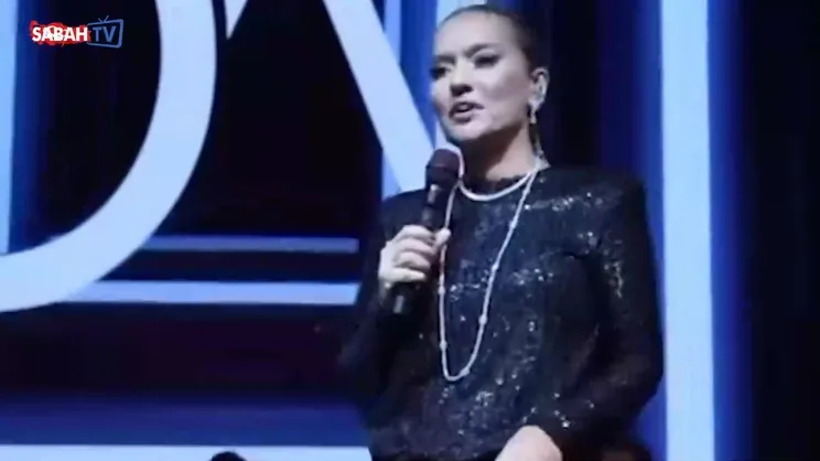 Demet Akalın’dan yeni açıklama: Mezar taşlarını okuyorum…