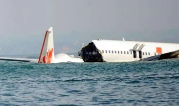 Yolcu uçağı denize çakıldı