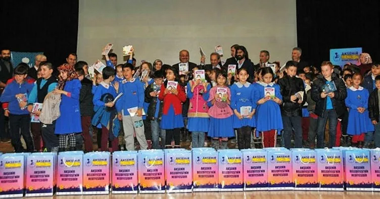 Akşehir Belediyesi’nden 55 bin liralık kitap desteği