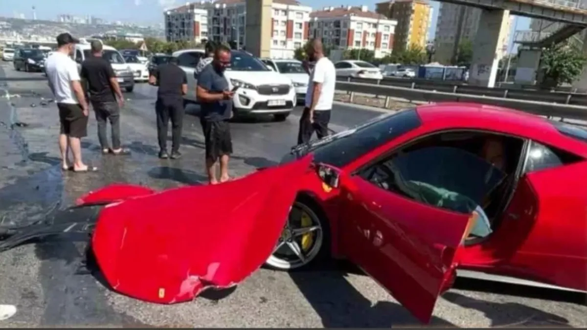 Büyükçekmece'de 17 milyon liralık Ferrari kaza yaptı! Araç kullanılamaz hale geldi… Büyükçekmece'de 17 milyon liralık Ferrari kaza yaptı! Araç kullanılamaz hale geldi…