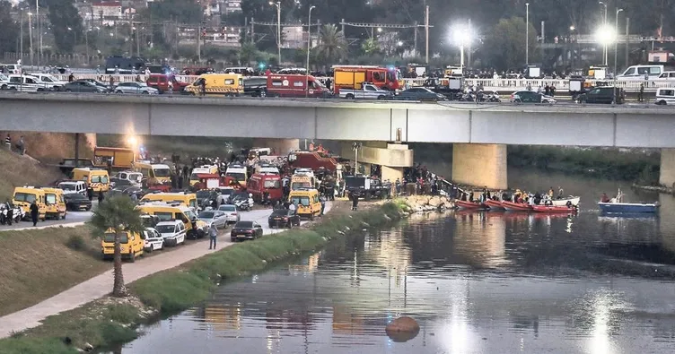 Cezayir’de otobüs dereye uçtu: 18 ölü