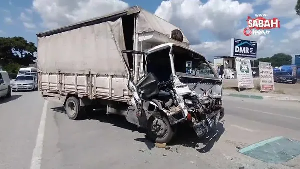 Bursa'da kamyonet tıra arkadan böyle çarptı: 2 yaralı | Video