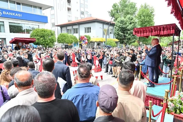 gulun-diyari-ispartada-festival-coskusu-start-aliyor-1779286351499.jpg