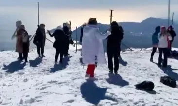 Ruslar, 2365 metrelik zirvede ’Erik Dalı’ türküsüyle oynadı