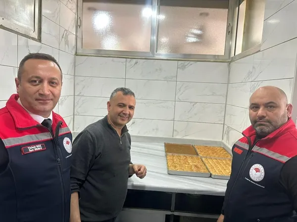 sarkoyde-bayram-oncesi-tatlicilar-denetlendi-1773768705087.jpg