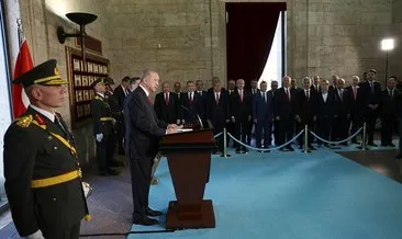 Son dakika: Büyük Zafer’in 100. yılı! Başkan Erdoğan ve devlet erkanı Anıtkabir’i ziyaret etti