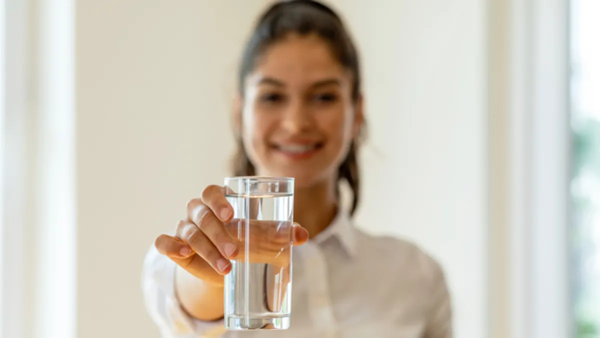 “Su içemiyorum” diyenlere çözüm! Bu yöntemle herkes içebiliyor “Su içemiyorum” diyenlere çözüm! Bu yöntemle herkes içebiliyor