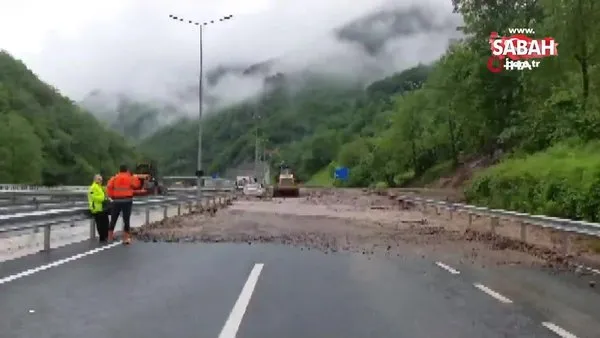 Trabzon-Gümüşhane karayolu yolu sel sularının getirdiği taş ve çamur nedeniyle ulaşıma kapandı | Video