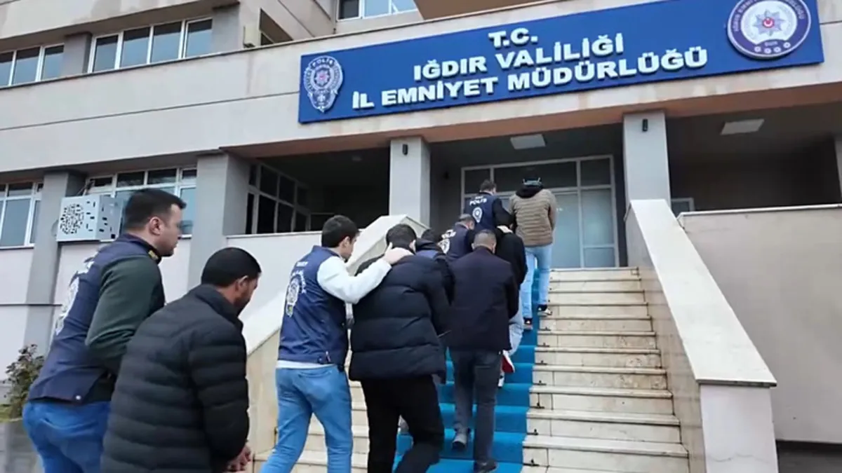 Iğdır’da "müstehcenlik" operasyonu: 7 şüpheliye gözaltı Iğdır’da "müstehcenlik" operasyonu: 7 şüpheliye gözaltı