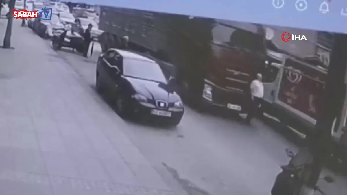 Tırın altında kalan 74 yaşındaki adam, ağır yaralandı! | Video videosunu izle Tırın altında kalan 74 yaşındaki adam, ağır yaralandı! | Video videosunu izle
