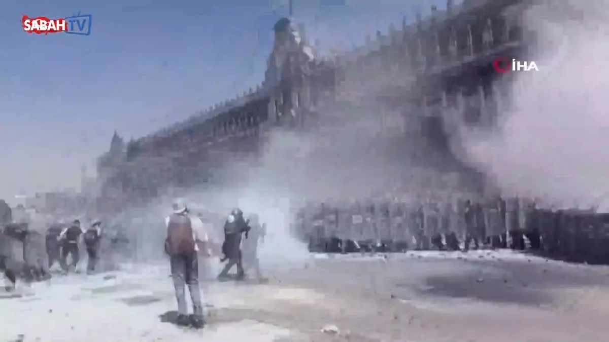 Meksika’da hükümet karşıtı protesto: 100’ü polis 120 yaralı | Video videosunu izle Meksika’da hükümet karşıtı protesto: 100’ü polis 120 yaralı | Video videosunu izle