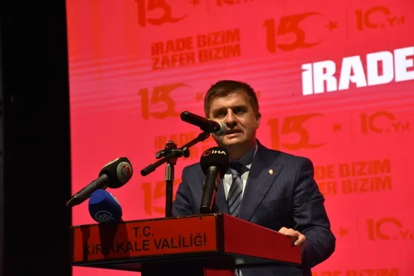 kirikkale-15-temmuzun-10-yilinda-binlerce-vatandas-turk-bayraklariyla-meydanlara-akin-etti-1784147139691.jpg