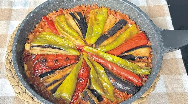 aksama-ne-pisirsem-diyenlere-nefis-fikirler-patlicanla-yapilan-3-sahane-yemek-1791183429890.jpeg
