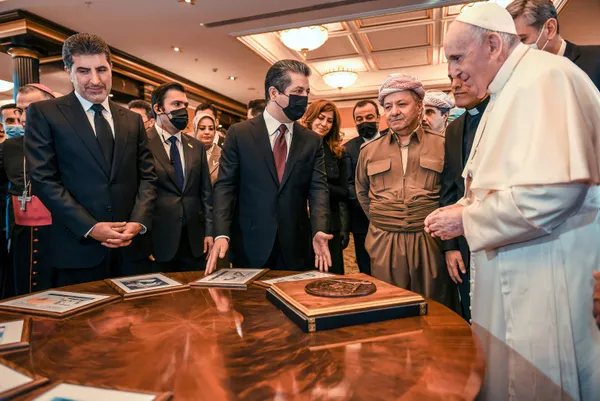 Papa ziyaretinde harita skandalı! Barzani'den Kürdistan propagandası