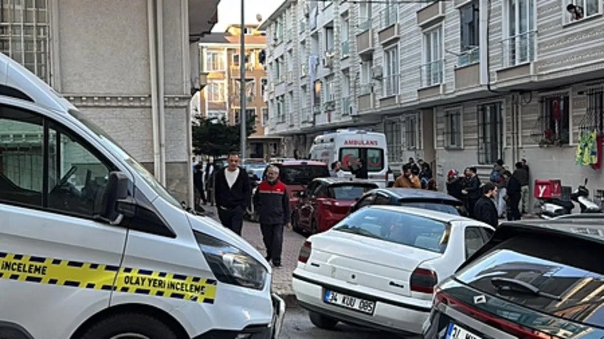 Esenyurt’ta cinnet getiren koca dehşet saçtı: Eşini öldürüp, kendi canına kıydı! Esenyurt’ta cinnet getiren koca dehşet saçtı: Eşini öldürüp, kendi canına kıydı!