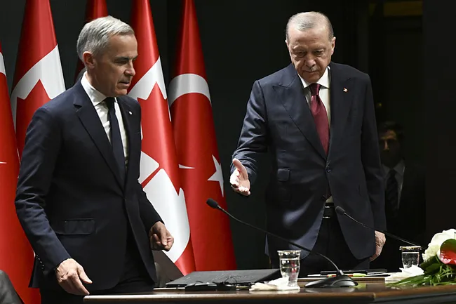 son-dakika-milli-savunma-hamlelerinde-turkiye-ornek-ulke-kanadadan-ssb-modeli-hamlesi-carneyden-ovgu-dolu-sozl-1792760024117.jpeg SON DAKİKA… Milli savunma hamlelerinde Türkiye örnek ülke! Kanada’dan SSB modeli hamlesi: Carney’den övgü dolu sözler