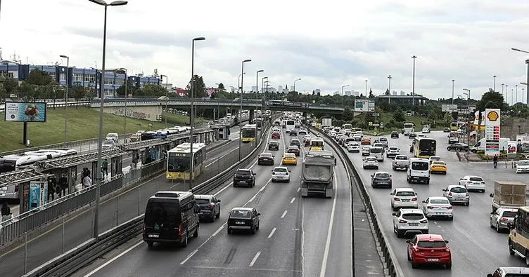 Kısıtlama bitti İstanbul’da trafik yoğunluğu arttı