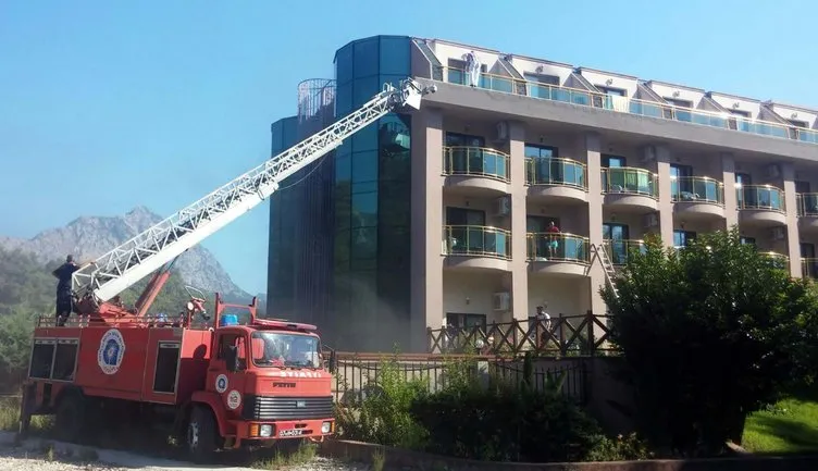 Son dakika: Antalya’da lüks otelde yangın