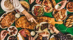 Bugünün menüsü hazır! Ana yemeğinden tatlısına enfes tariflerle sofralarınızı renklendirin...