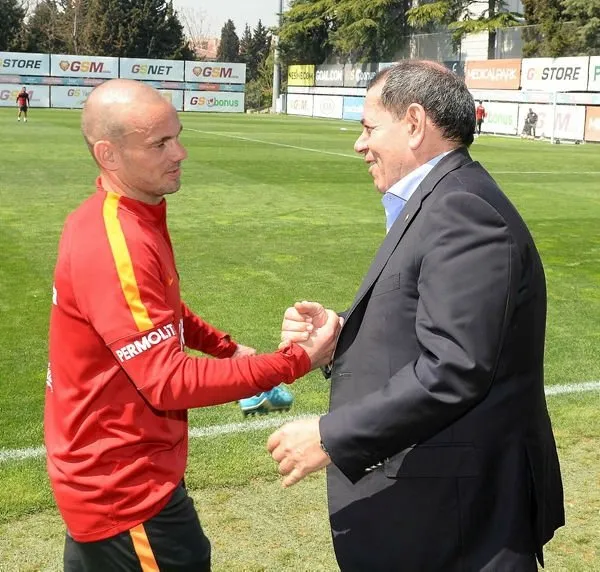 Dursun Özbek’ten Sneijder’e şok sözler!
