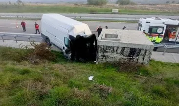 Balıkesir'de feci kaza! Minibüs beton bloğa çarptı: 2 ölü, 1 yaralı #balikesir