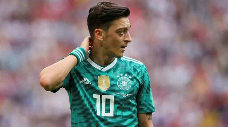 Özil: Dün akşam Cumhurbaşkanımız aradı ve...