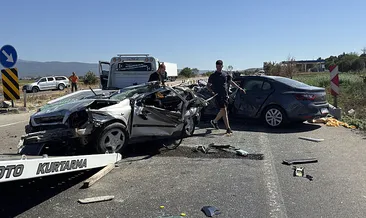 Balıkesir'de kontrolden çıkan otomobil karşı şeride uçtu! 1 ölü, 3 yaralı #balikesir