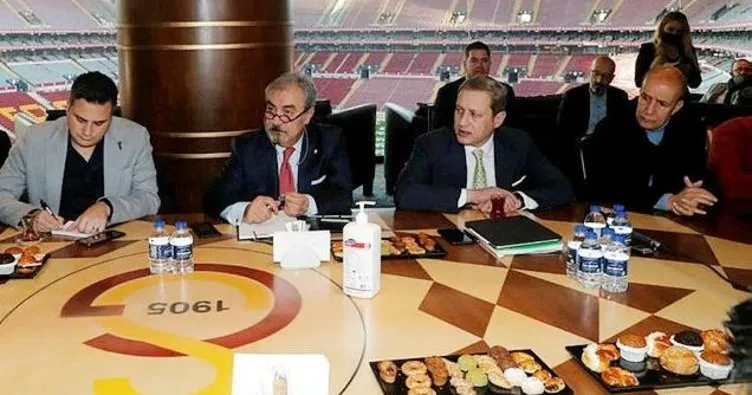 Galatasaray Başkanı Burak Elmas: Soyunma odası koridorlarında ses kaydı yapıyorlar!