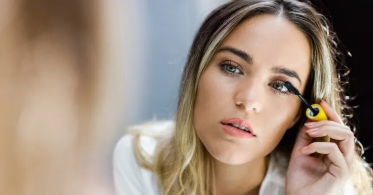 Göz makyajı yaparken dikkat