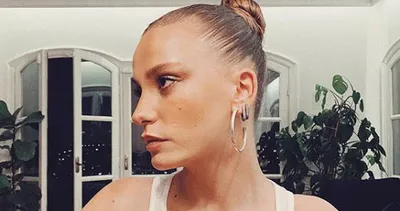 Serenay Sarıkaya’nın çimler üzerinde verdiği pozun maliyeti dudak uçuklattı! Serenay Sarıkaya günlük kombinine bakın ne kadar harcamış...