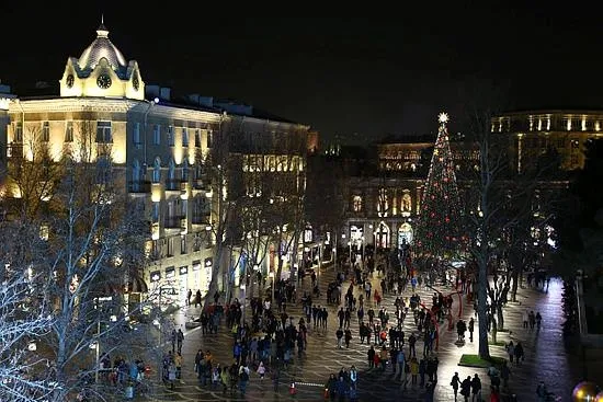 Adil öksüz burada mı saklandı? Dünya'dan yılbaşı manzaraları - Son Dakika Haberler