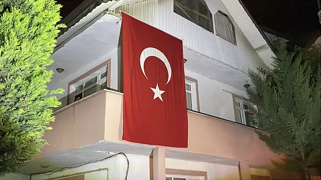 son-dakika-kahraman-sehidimiz-ilker-aykuttan-kahreden-son-mesaj-baba-biz-donuyoruz-1762930257354.jpg (800×451)