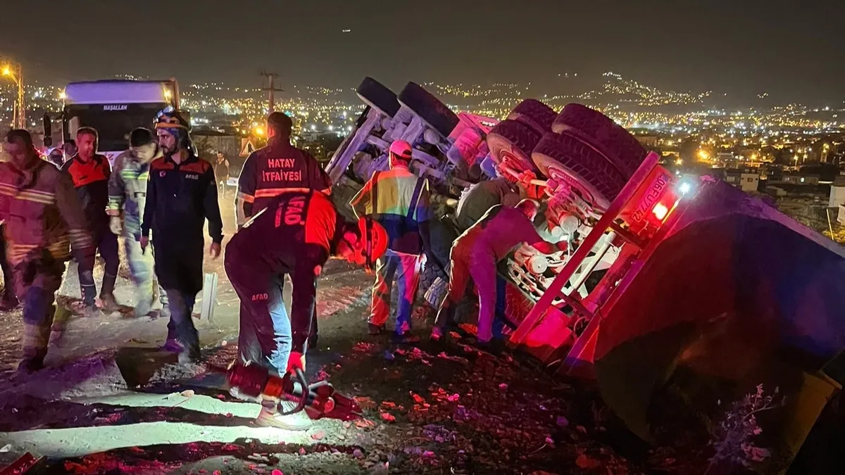 Hatay’da kaza sonrası olay yerinden gittiği düşünüldü: Şoförün cansız bedeni… Hatay’da kaza sonrası olay yerinden gittiği düşünüldü: Şoförün cansız bedeni…