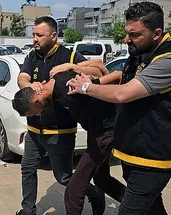 Çarşaflı erkek hırsız tutuklandı